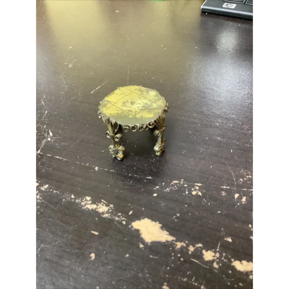 Vintage Tramp Art Filigree Metal Dollhouse Rocking & Straight Leg Chairs & Table - Picture 11 of 12